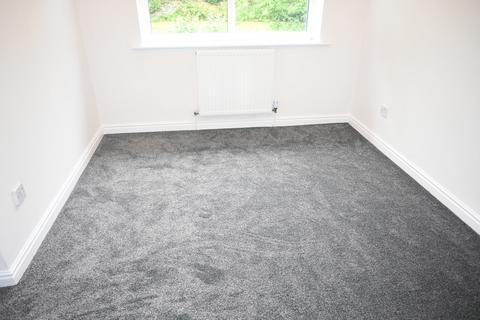 3 bedroom terraced house to rent, Roundhead Fold, Bradford BD10
