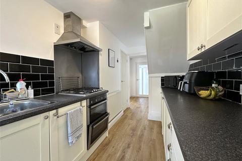 10 Burnlea Grove, Birmingham, B31 3LT