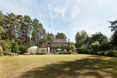 Wedgewood Dukes Covert, Bagshot, GU19 5HU