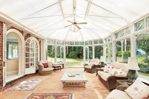 Wedgewood Dukes Covert, Bagshot, GU19 5HU