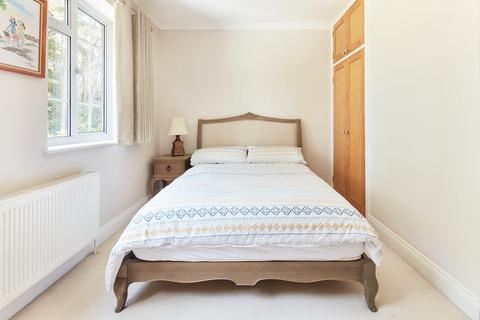 Wedgewood Dukes Covert, Bagshot, GU19 5HU
