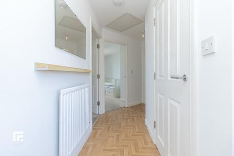 2 bedroom apartment to rent, Ffordd James Mcghan, Cardiff Bay