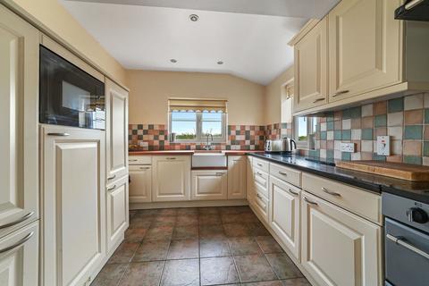 6 bedroom detached house for sale, Dale Hill, Kirby-le-soken
