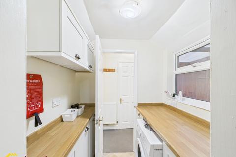 2 bedroom terraced house to rent, Old Grimsbury Road, Banbury OX16