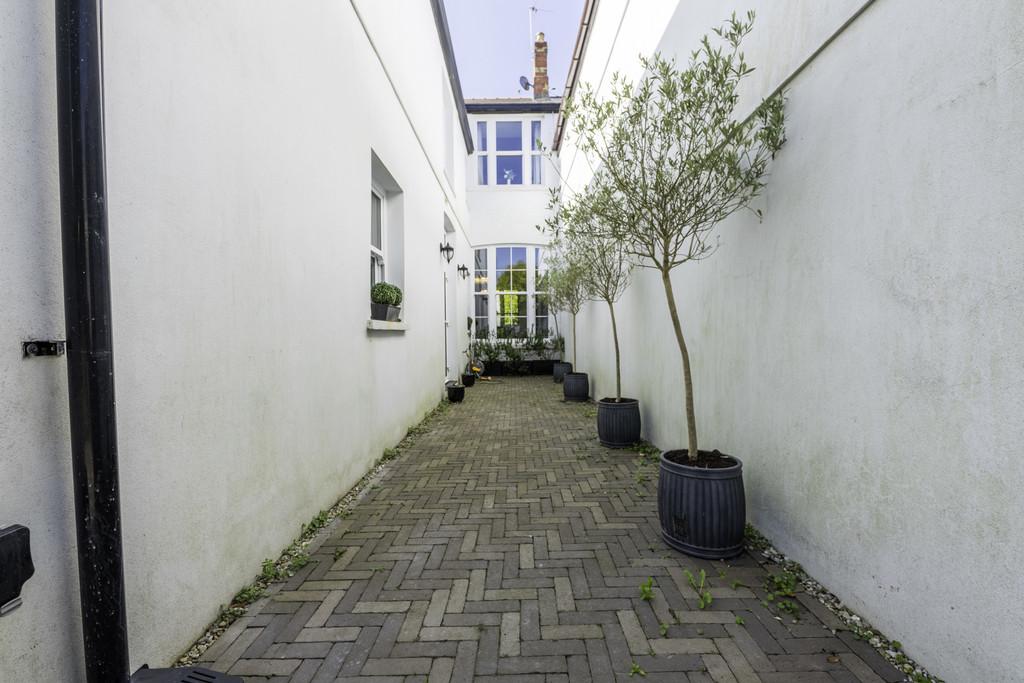 20 Windsor Terrace Garden 9
