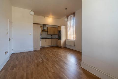 1 bedroom apartment to rent, Royal Drive, London N11