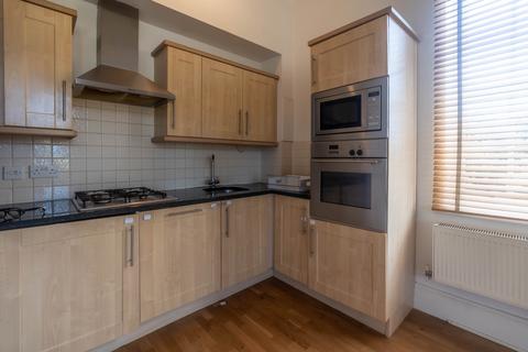 1 bedroom apartment to rent, Royal Drive, London N11