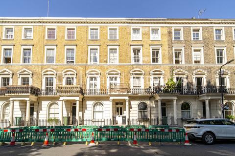 3 bedroom apartment to rent, Oakley Square, Camden Town, London