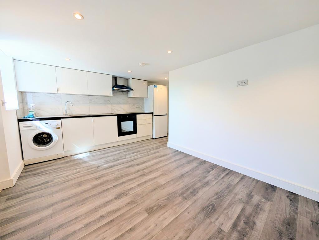 Self-Contained 1 Bed Property