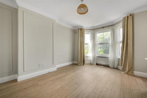 2 bedroom flat for sale, London NW10