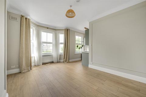 2 bedroom flat for sale, London NW10