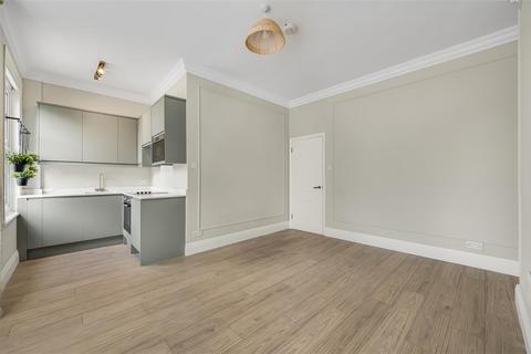 2 bedroom flat for sale, London NW10