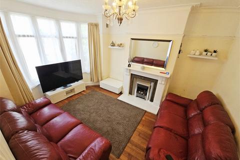 4 bedroom terraced house for sale, Beedell Avenue, Westcliff on sea, Westcliff on Sea,