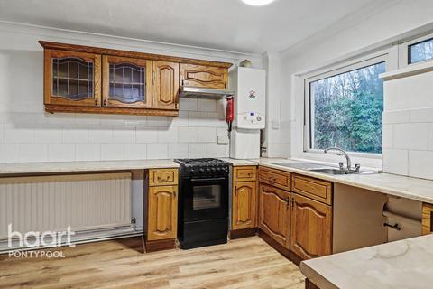 3 bedroom flat for sale, Afon Court, Pontypool