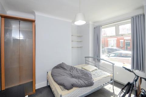 4 bedroom terraced house for sale, Braemar Road, Manchester M14