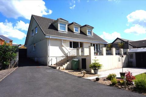 28 Clos Y Dderwen, Cross Hands, Llanelli, SA14 6RN