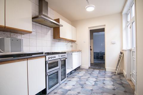 undefined, Winchester Avenue, Leicester, Leicestershire, LE3 1AU