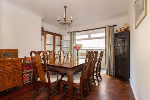 4 bedroom link detached house for sale, Burntwood Lane, Caterham