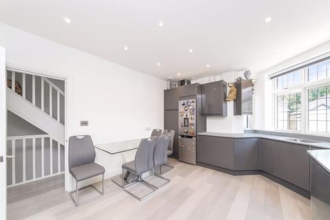 undefined, Chase Hill, Enfield, EN2