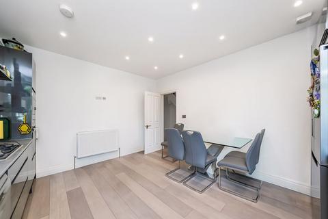undefined, Chase Hill, Enfield, EN2