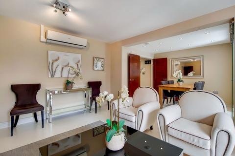 3 bedroom apartment to rent, St. Johns Wood Park, London NW8