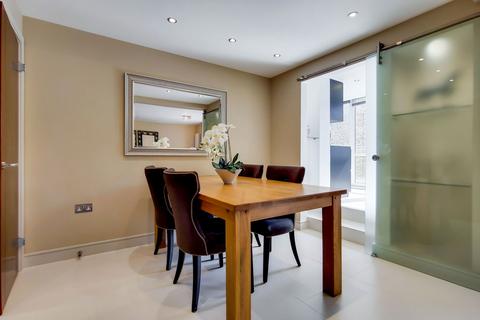 3 bedroom apartment to rent, St. Johns Wood Park, London NW8