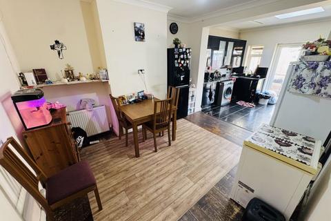 24 Leonard Road, Southall, UB2 5HZ