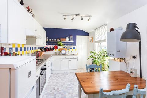 1 bedroom flat to rent, Clinton Road