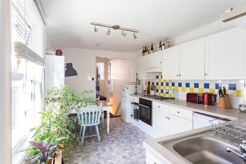 1 bedroom flat to rent, Clinton Road