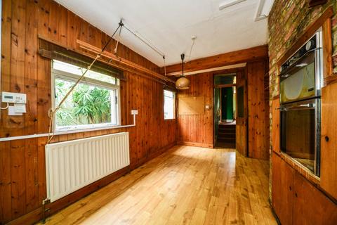 3 bedroom terraced house for sale, Hambro Road, London, SW16