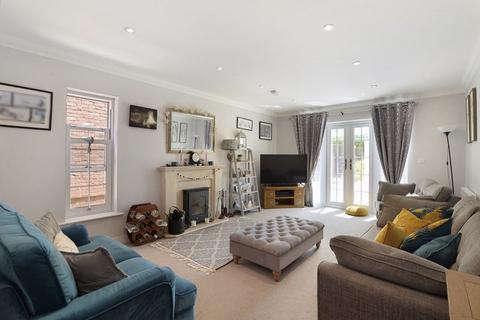 The Laurel, 4 Beechwood Close, East Peckham, Tonbridge, TN12 5BF