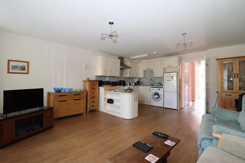 2 bedroom flat for sale, Park Road, Herne Bay, Kent, CT6 5ST