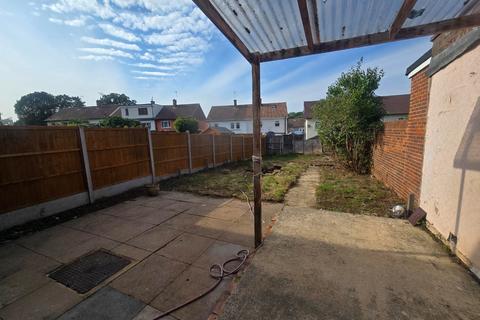 3 bedroom terraced house to rent, Hayling Road, Watford, Hertfordshire, WD19