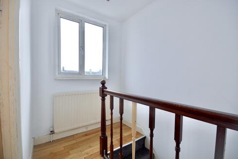 3 bedroom terraced house to rent, Hayling Road, Watford, Hertfordshire, WD19