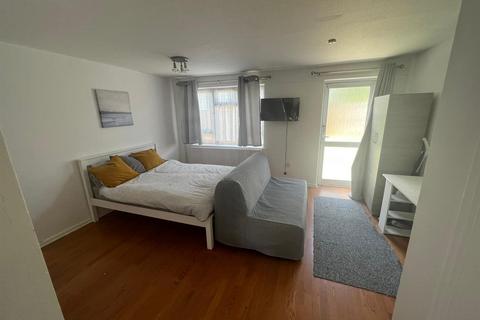 undefined, St Josephs Road, Edmonton, London