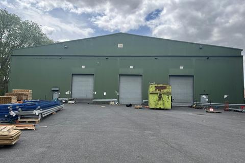 Warehouse to rent, Ashendon Rd Westcott HP18 0XB