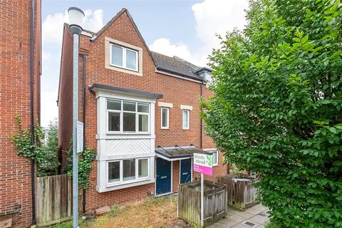 28 Chalfont Road, London, SE25 4AA