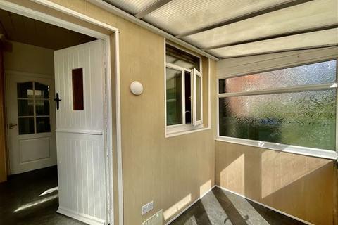 65 Lound Road, Sheffield, S9 4BH