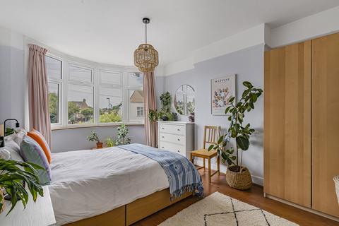 54 Bishops Park Road, London, SW16 5TS