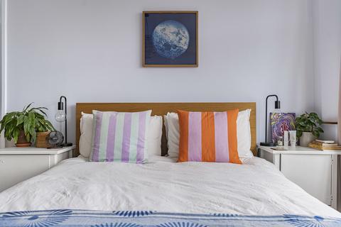 54 Bishops Park Road, London, SW16 5TS