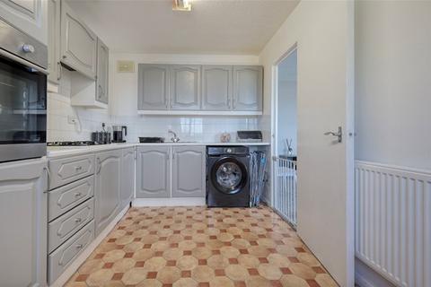 2 bedroom flat for sale, The Ceders , South Woodham Ferrers, CHELMSFORD