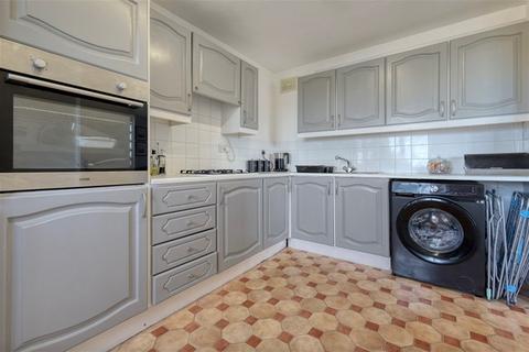 2 bedroom flat for sale, The Ceders , South Woodham Ferrers, CHELMSFORD