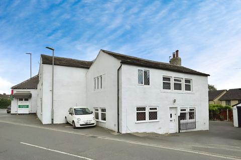 5 bedroom detached house for sale, Hare Park Lane, Hightown, Liversedge, WF15