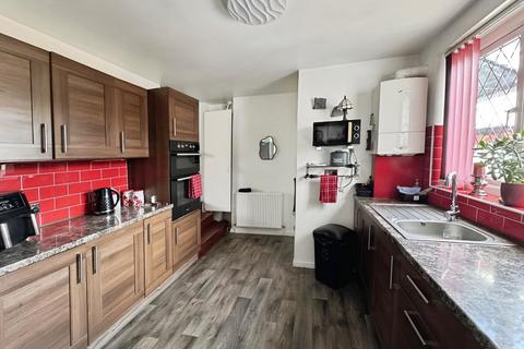 5 bedroom detached house for sale, Hare Park Lane, Hightown, Liversedge, WF15