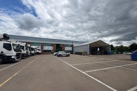 Warehouse to rent, Thorpe Way Banbury OX16 4XS