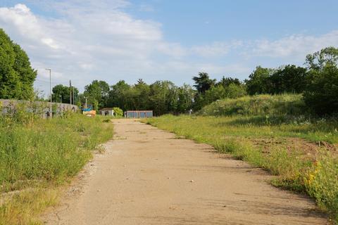 Land to rent, Grange Farm Ln Chigwell IG7 6DR