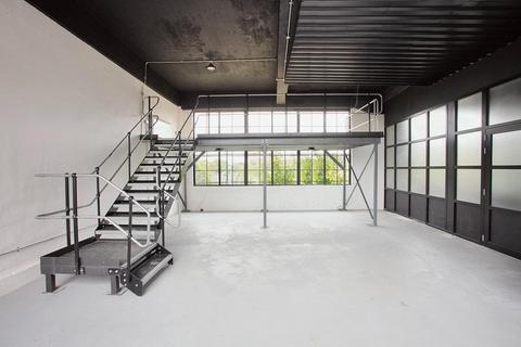 Industrial unit to rent, Mowat Industrial Estate Watford WD24 7UY