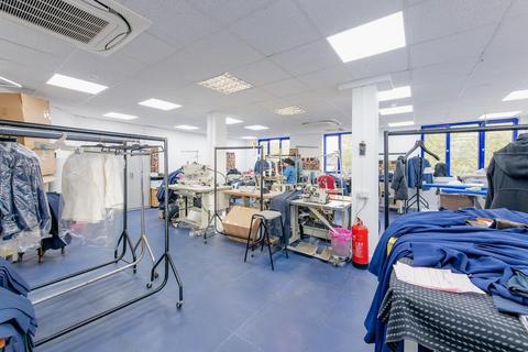 Industrial unit to rent, 851-861 Coronation Rd London NW10 7PT