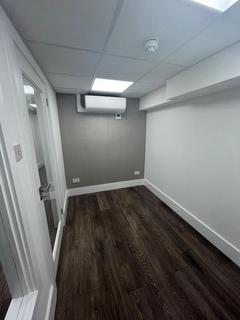 Hairdresser and barber shop to rent, 190 Camden High St London NW1 8QP