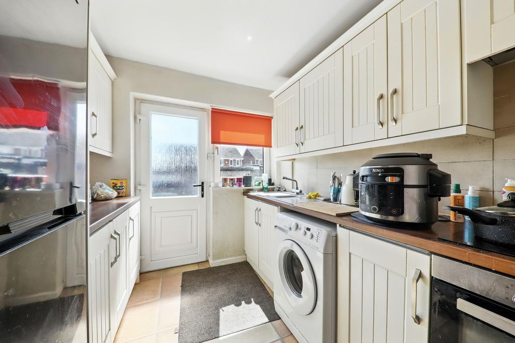 Katrina Grove-Ewe Move Pontefract.Kitchen1